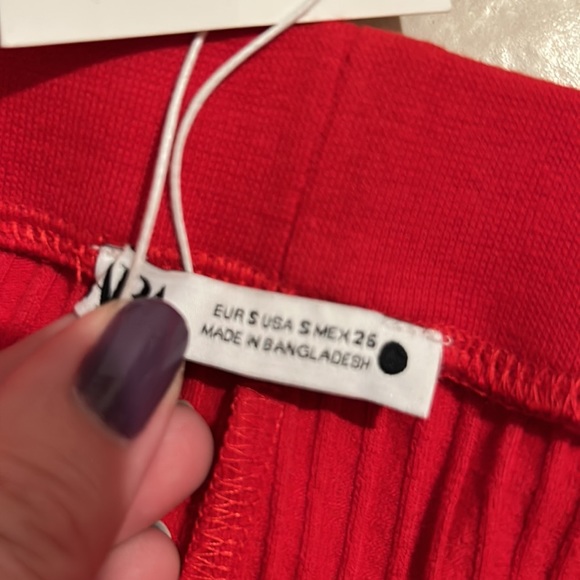 New with tags! Zara red pants - Picture 8 of 11